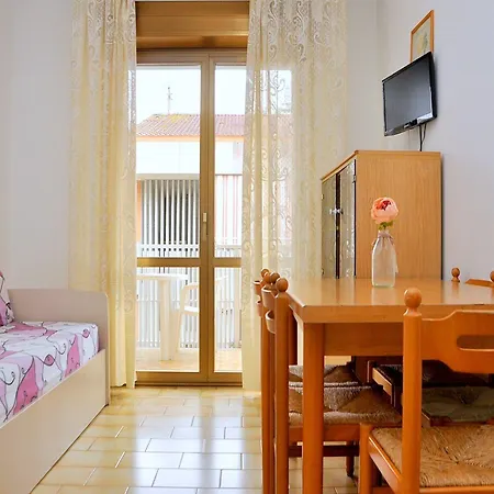 Adorable Flat For 5 Guests In A Great Location 비비오네