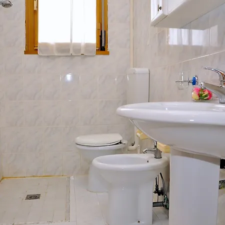 Adorable Flat For 5 Guests In A Great Location 아파트 *