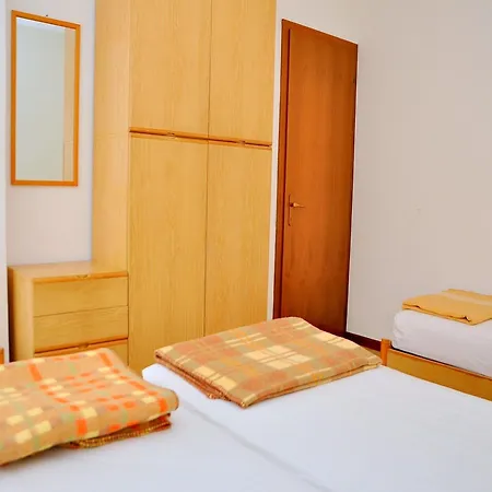 Adorable Flat For 5 Guests In A Great Location 아파트 비비오네